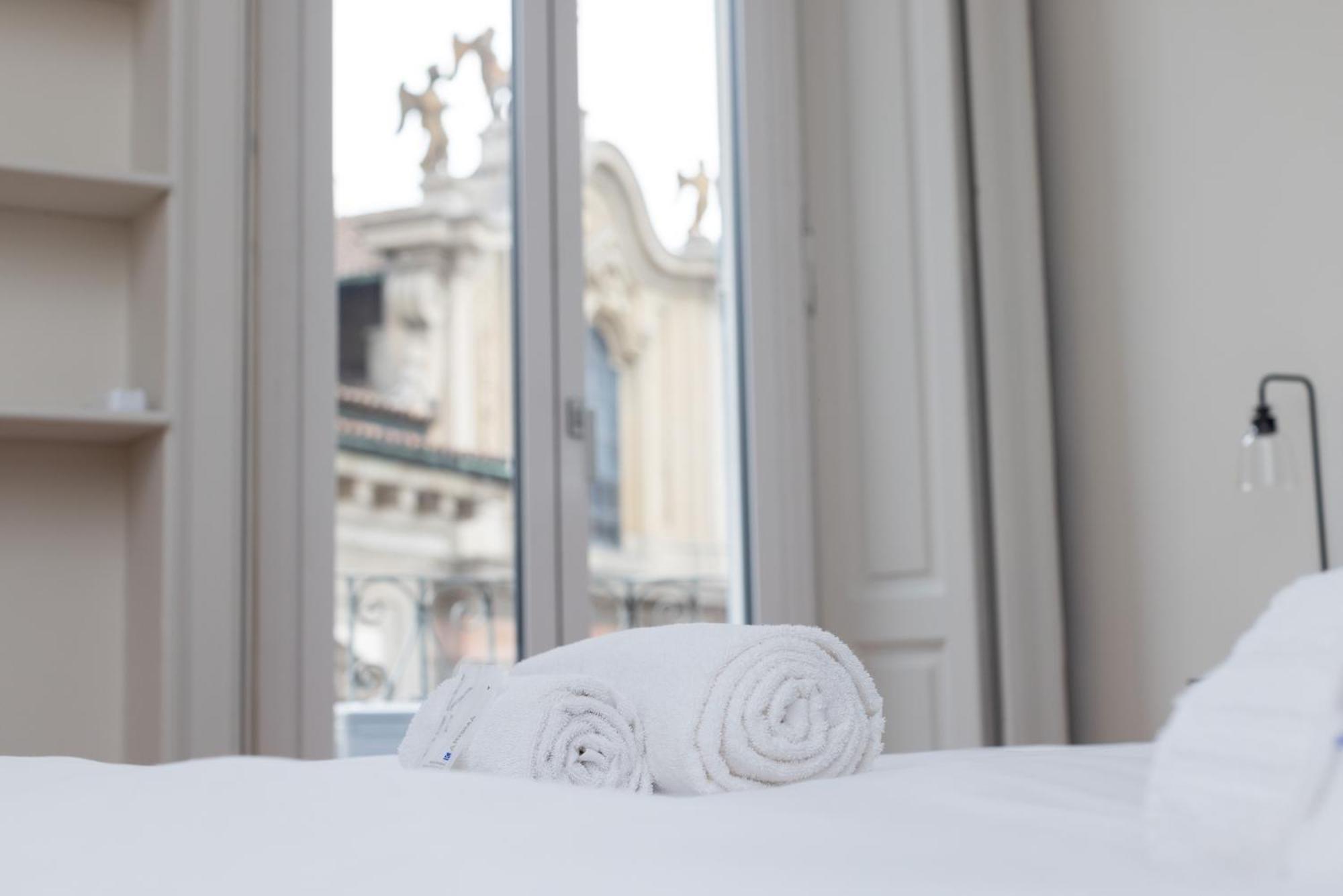 Living Uniqc Apartment - Duomo Milano Eksteriør bilde